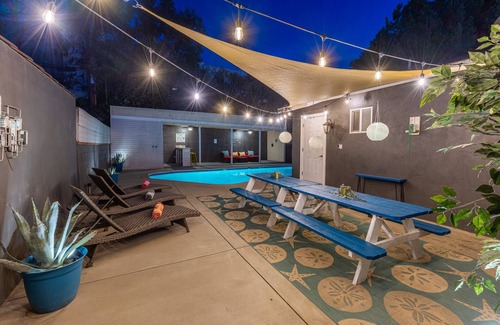 NoHo Arts District Casa | 5BR NoHo Fun in the Sun! Pool, Cabana & BBQ!