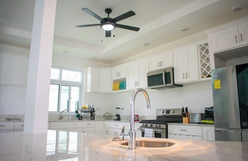 Whitehouse Villa | 5BR Oceanfront Villa w/ Staff-WV