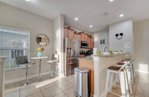 Historic Downtown Kissimmee Apartamento | 5BR Paradise Palms Townhome, POOL, by Disney