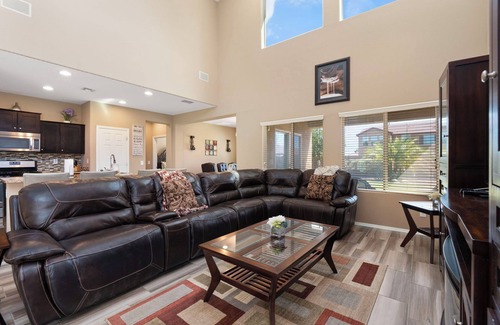 Maricopa County Casa | Spacious 5-bedroom house with WiFi, AC in fantastic Surprise