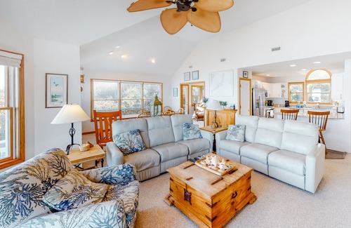 Buxton Casa | 5BR Secluded Soundfront Oasis, Hot Tub, Private Beach