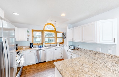 Buxton Casa | 5BR Secluded Soundfront Oasis, Hot Tub, Private Beach