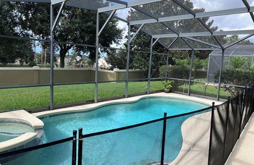 Marbella Casa | 5BR Sleeps 13 with Private Pool & More!