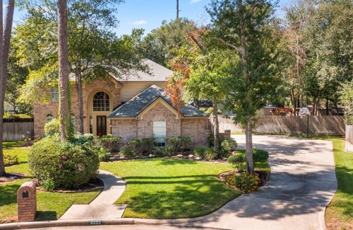 Willow Casa | 5BR Train Theme Heated Pool Hot Tub EV BBQ