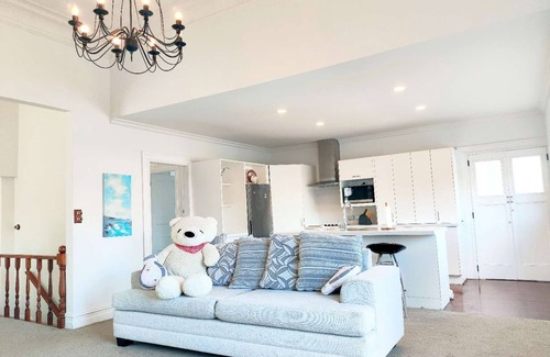Ponsonby Casa | 5BR Villa with city view and 3 free carparks, walk to Ponsonby and CBD