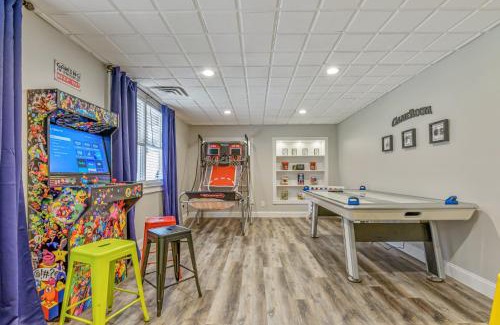 Cartersville Casa | 5BR With Movie & Game Rooms Near LakePoint PBR