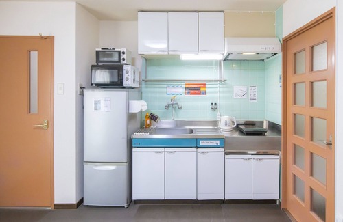 Dotonbori Apartamento | ¡La ubicación 5F "Certificada / Máx. 6 personas" es la mejor!Dotonbori / Kuromon Market / Shinsaibashi 5min / Namba / Wifi Sí ♡ Tienda de conveniencia cerca ♡