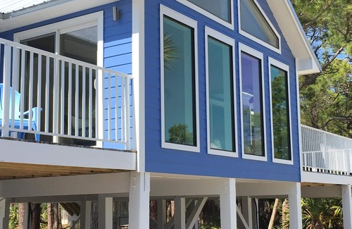 Cape Breezes Casa | Frente a la bahía, 3 recámaras, 2 baños, muelle para su bote, nuestro carrito de golf al Golfo en <5 min