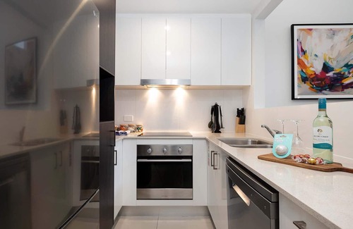 Wooloowin Casa | Huge Family Townhouse with 3 Bathrooms|5km to City