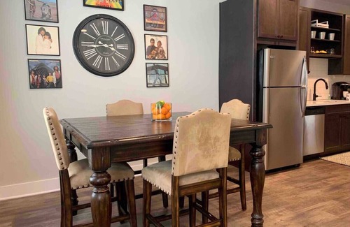 Nashville Condominio | 5miles to Downtown-King bed & 2 twins,Elevator,pet friendly