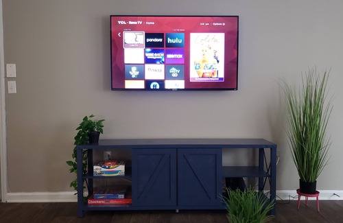 Greensboro Apartamento | 5min→Airport-Fast wifi-Kings-Pool-Free Parking