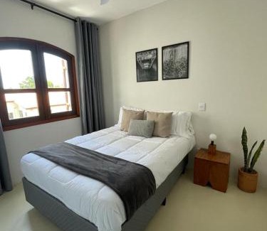 Barra da Lagoa Apartamento | 5min da Orla do Itaguá, Wi-fi, Varandas e Rede
