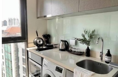Sukhumvit Apartamento | 5min to BTS Fully Equipped Kitchen with City View