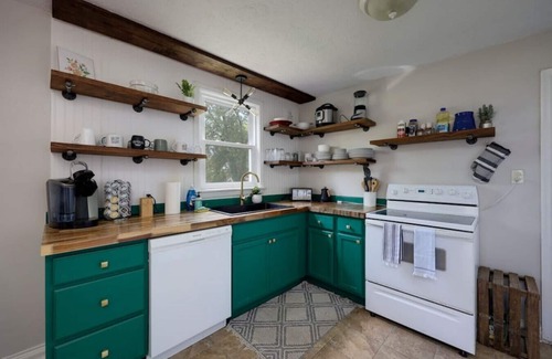 Nashville Casa | 5Mins to Airport*Pet Friendly*Fire pit*Fenced Yard