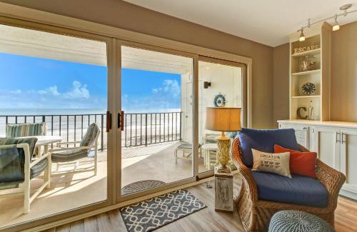 Fernandina Beach Casa | 5th Floor 3 Bed 2 Bath Oceanfront condo sleeps 6 renovated Oceanfront balcony & pool