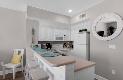 Miramar Beach Condominio | 5th Floor ~ Celadon Beach ~ Gulf Front ~Quiet West End~ Free Beach Service ~ Fall Specials