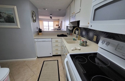 Emerald Isle Condominio | 5th Floor View of Beach and Ocean- Full condo- 2 pools-