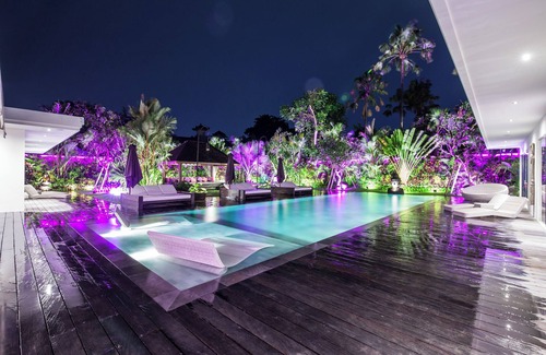 Kerobokan Villa | 6 +1 BR Spacious Villa for 18 person Gazebo and Pool SEMINYAK