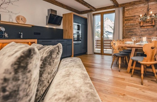 Warth Apartamento | 6-11 person chalet - Lux Alp Chalet