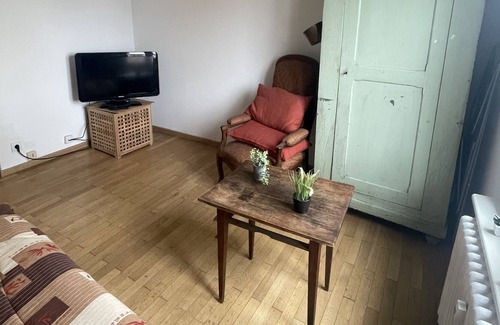 Neudorf Est Apartamento | #6 apartment 40m2 2 rooms Top floor in a quiet area