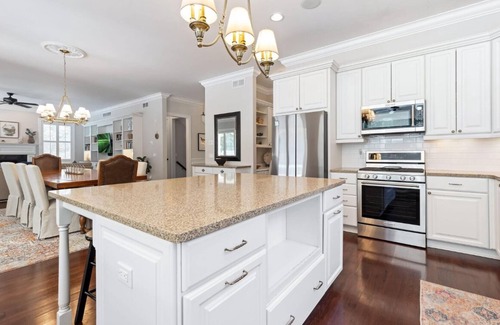 Grand Beach Casa | 6 bdrm, 5.5 ba, heated pool, hot tub, fire pit and putting green