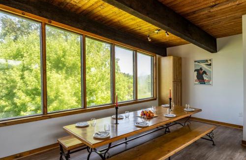 The Blue Mountains Chalet De Esquí | 6 bdrm Cottage at Blue Mountain, Private Beach Access, Hot Tub, Sauna, BBQ, Petfriendly