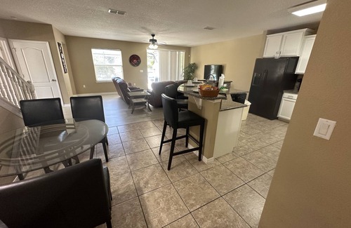 Calabria Casa | 6 bed 5.5 bath Home with Pool 14 MINUTES AWAY from Disney. We’re back on VRBO!