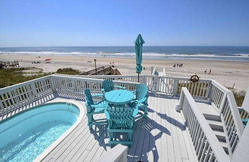 Ocean Isle Beach Casa | 6b / 5b Frente al mar, piscina y ascensor. ¡¡¡NO ANIMALES!!!