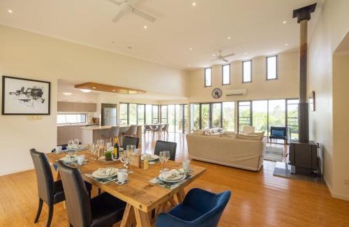 Moggill Casa | 6 Bed Equine Countryside Paradise at Moggill
