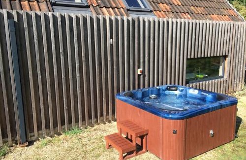 Batheaston Casa | 6-Bed Sleeps 16 Pets Allowed Hot Tub