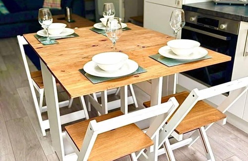 Tamworth Casa | 6 bed Town Centre House ALL with EN-Suite Tamworth