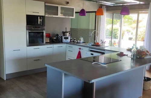 Montesquieu-des-Alberes Casa | 6 bedrooms, swimming pool, quiet, fully equipped, air-condit. 15 mins sea/Spain