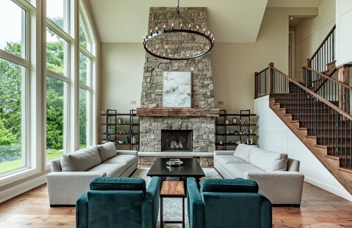 Innisfil Cabaña | 6 Bedroom, 5 Bath on Kempenfelt Bay on Lake Simcoe