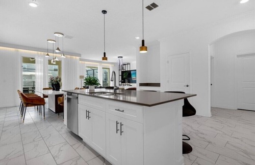 Campbell Casa | 6 Bedroom/5 Bathroom Storey Lake (4366 RS)