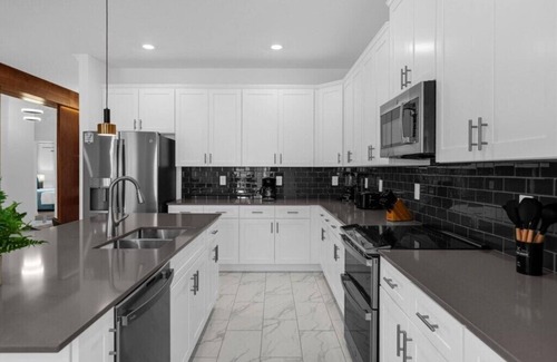 Campbell Casa | 6 Bedroom/5 Bathroom Storey Lake (4366 RS)