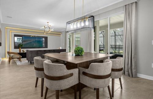Campbell Casa | 6 Bedroom 5 Bathroom Storey Lake 4371 Rs