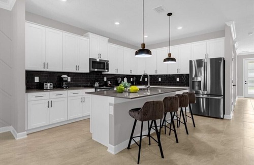 Kissimmee Casa | 6 Bedroom/ 5 Bathroom Storey Lake (4371 RS)