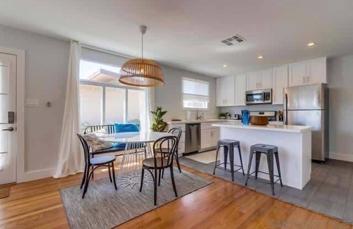 North Pacific Beach Casa | 6 Bedroom Beach Getaway Walk to Law Street Beach