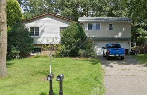 Maplewood Casa | 6-bedroom house in Maplewood