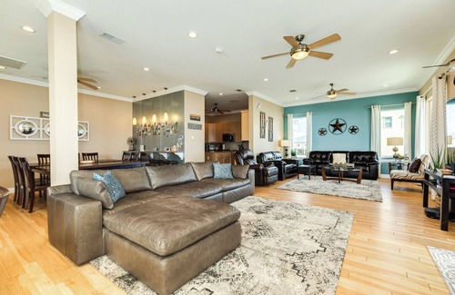 Surfside Beach Casa | 6-bedroom house on fabulous Surfside Beach with private volleyball court