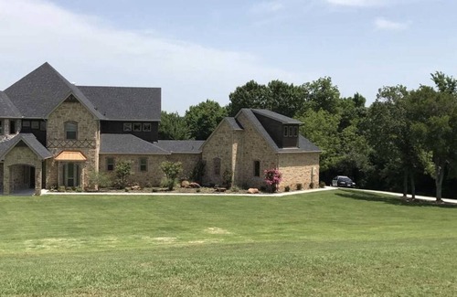 Parker County Casa | 6 bedroom luxury oasis on 3 acres.