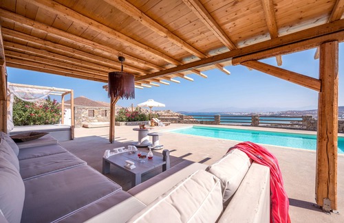 Naousa Villa | Villa de lujo de 6 dormitorios con p. piscina, jacuzzi y vistas increíbles cerca de la playa