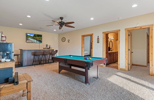 Bozeman Casa | 6-Bedroom Retreat just minutes from everything the Gallatin Valley has to offer!