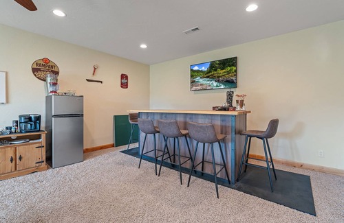 Bozeman Casa | 6-Bedroom Retreat just minutes from everything the Gallatin Valley has to offer!