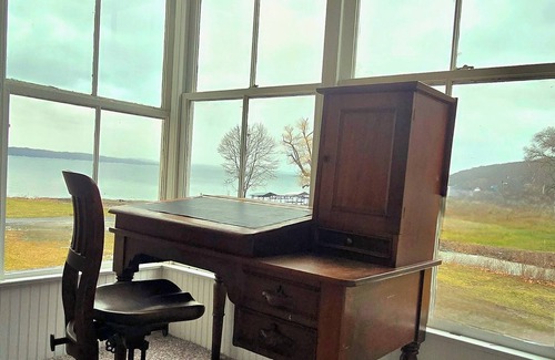 Valois Casa | 6 bedroom Victorian, on Hundreds of feet of unmatched pristine level beachfront.