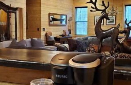 Charleston County Casa | 6-Bedroom Woodlands Retreat with Indoor Fireplace