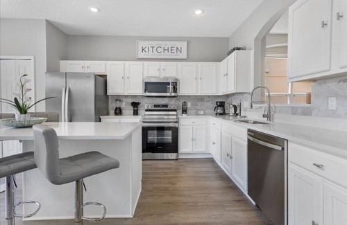 Seasons Casa | 6 Bedrooms / 4.5 Bathrooms Seasons (1270 SB)