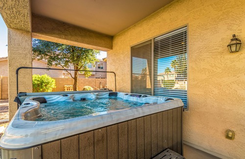 Queen Creek Casa | ❤️ 6 BEDROOMS, 5000sf, ARCADE, NEW JETTED SPA - SLEEPS 25 ❤️