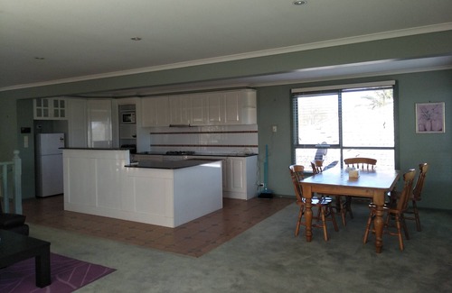 Frankston Casa | 6 Bedrooms/9 Beds Spacious|City+Park Views|Beach
