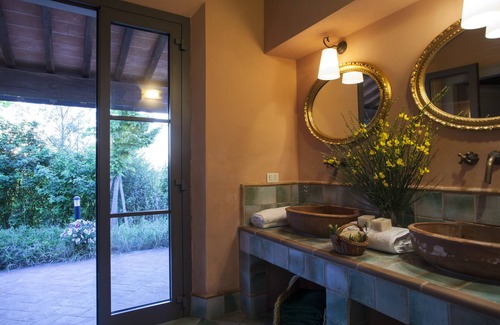 Montaione Villa | Villa de 6 dormitorios con piscina infinita privada. Cerca de Montaione!